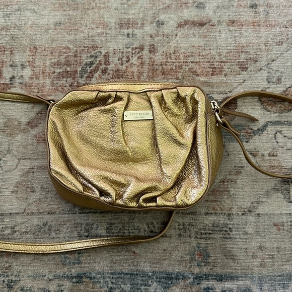 kate spade Handbags - Kate Spade Gold crossbody